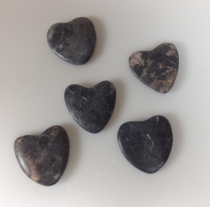 Inner peace stones heart 5p i gruppen MASSAGE / Massagetillbehr hos Lustjakt Svenska AB (2922)