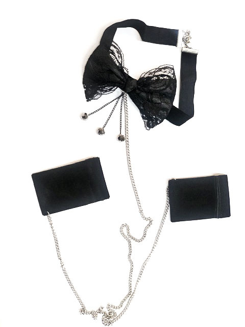 Lacy bondage set