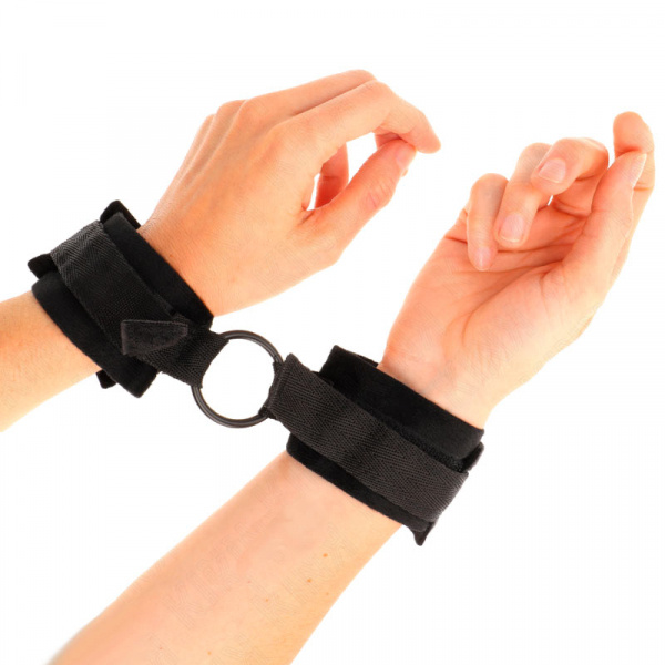 Cuffs with O-ring